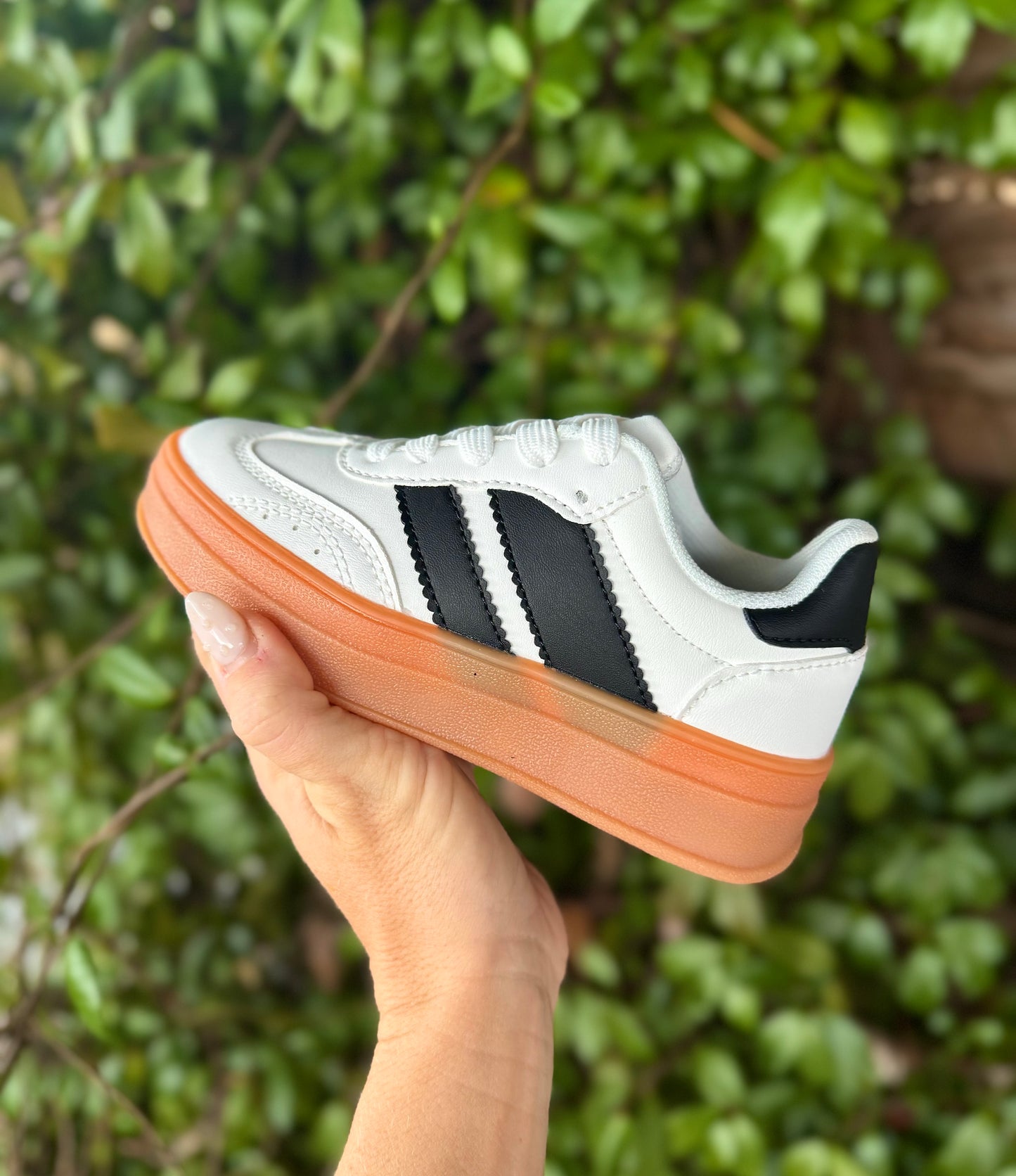 Sassy’s Shoes-Black/white